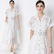 批发实拍法式度假风翻领<b class='q'>短袖</b>单排扣镂空刺绣连衣裙内搭吊带送腰带