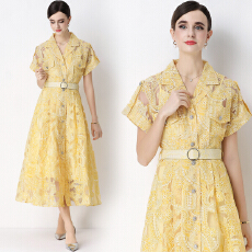 批发实拍法式度假风翻领<b class='q'>短袖</b>单排扣镂空刺绣连衣裙内搭吊带送腰带