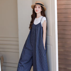 批发时尚条纹背带裤女夏季新款洋气吊带遮肉连体裤慵懒风气质阔腿裤