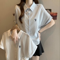 批发减龄浅蓝色条纹正肩短袖衬衫女2026夏新款大码胖mm不规则抽绳上衣