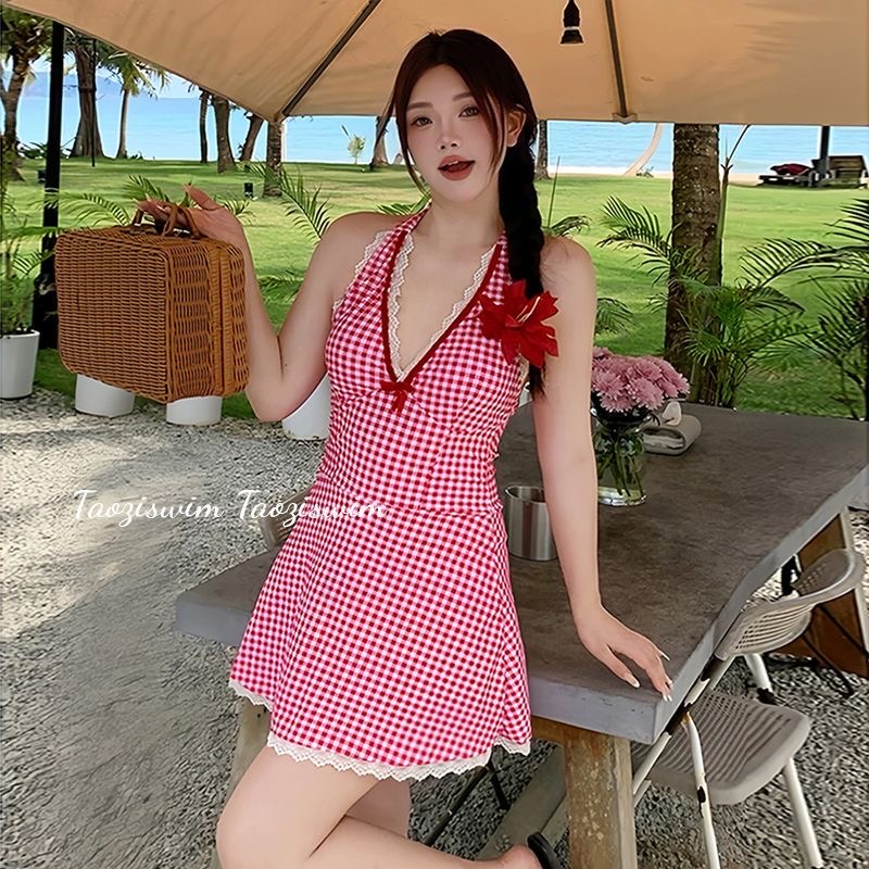 수영복 여성 2025 여름 새로운 치마 스타일 분리형 체크무늬 레이스 측면 섹시함 핫걸 슬림해 보이는 편평한 각 바지 휴가 해변