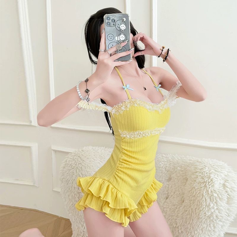 달콤한 욕망 부서 소녀 작은 가슴 모으다 행침 목 디스플레이 화이트 표지 고기 올인원 수영복 여성 여름 수면에 낙원 해변가 휴가