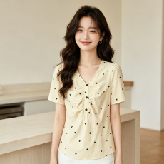 批发现现夏大码女装短袖T恤胖MM显瘦设计感新款复古桔梗<b class='q'>雪纺</b><b class='q'>衬衫</b>上衣