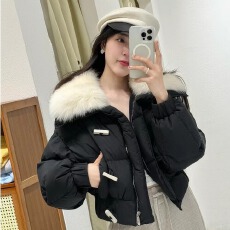 批发2025年大毛领短款羽绒棉服女冬季新款小个子冬装<b class='q'>外套</b>牛角扣面包服