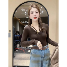 批发设计感别致V领扭结长袖T恤女新款独特内搭打底衫<b class='q'>修身</b>显瘦上衣