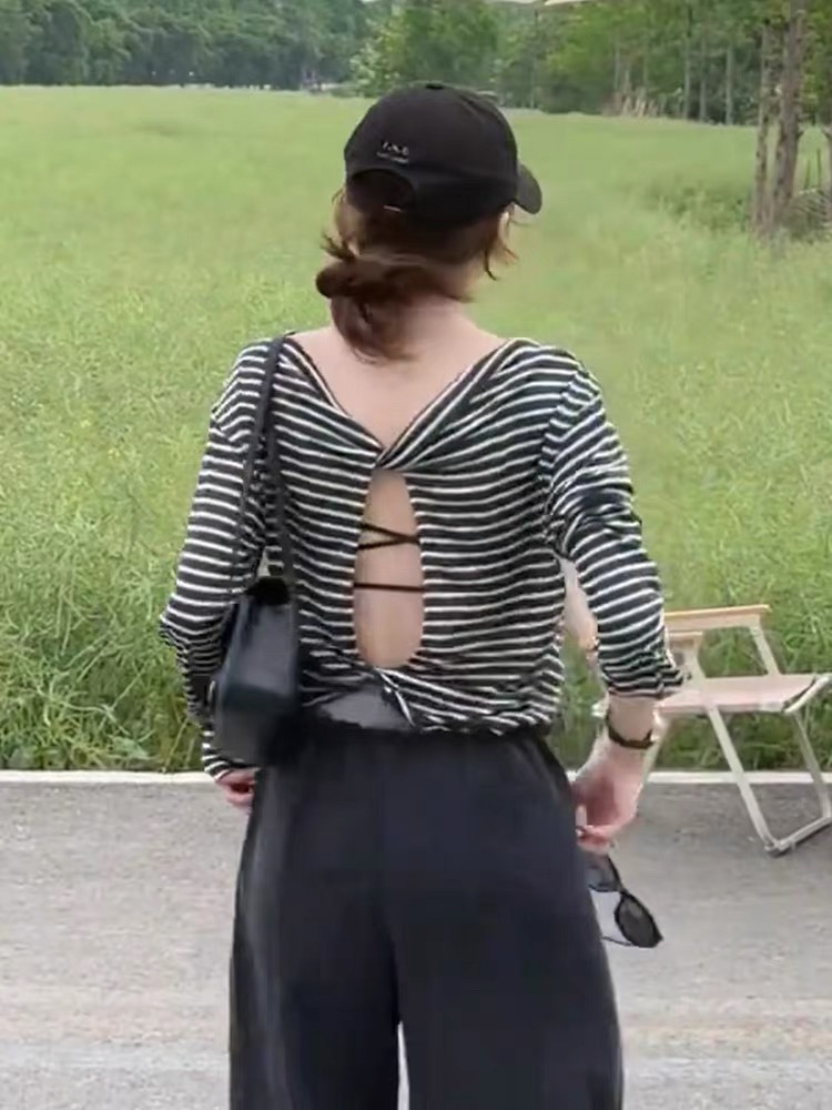 섹시함 핫걸 디자인 센스 뒤로 홀로우 아웃 스트라이프 티셔츠 여성 느긋한 바람 자외선 차단 블라우스