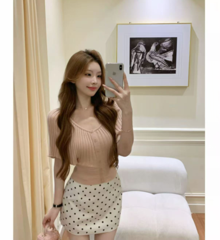 여름 새로운 패션 디자인 센스 장기 Pleat 대 라운드 넥 니트 스웨터 맨위