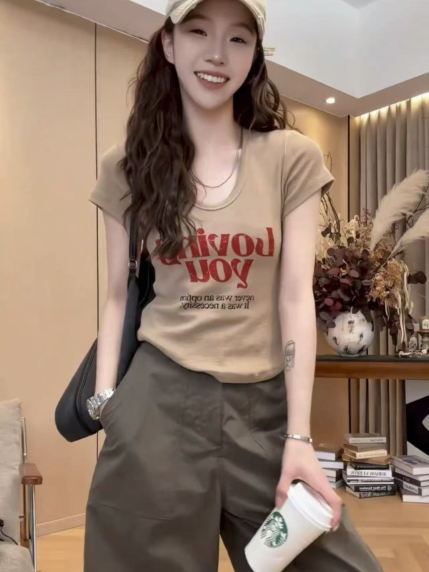 2026 슈퍼 화재 ~ 중 아메리칸 알파벳 프린트 반팔 티셔츠 여성 여름 몸매 가꾸기 슬림해 보이는 품격 쇼트 스타일 맨위