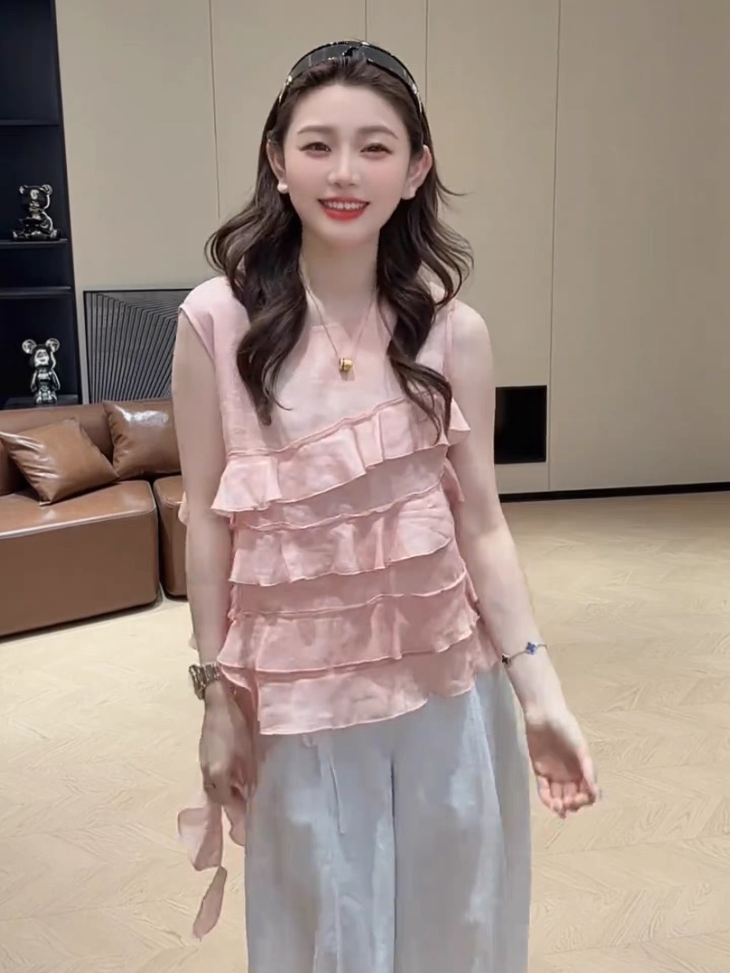 디자인 센스 불규칙 프릴 민소매 조끼 여성 셔츠 여름 연령 감소 슬림해 보이는 맨위