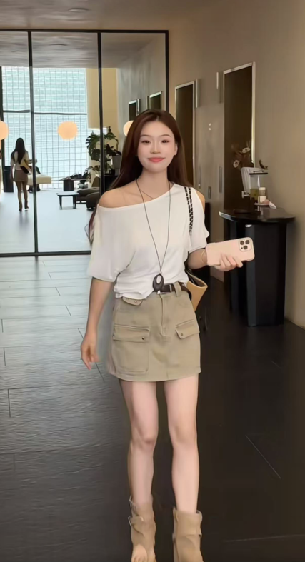 여름 비스듬한 칼라 오프숄더 다용도 반팔 슬림해 보이는 티셔츠