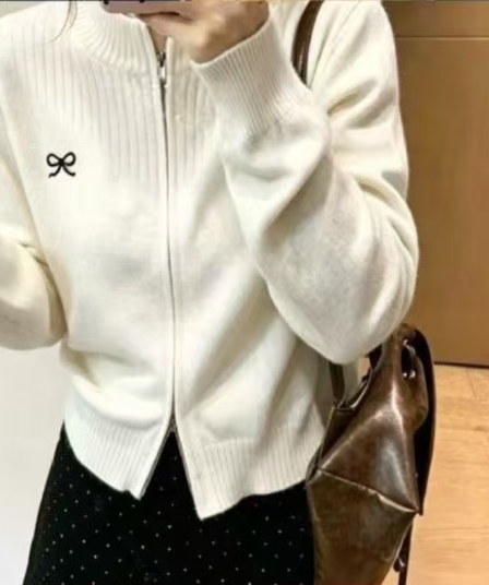터틀넥 지퍼 스웨터 니트 오픈 가디건 나비 매듭 자수 슬림해 보이는 가을 겨울 품격 고급 센스 외부 가져 가라. 긴팔 여성 코트