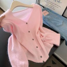 批发<b class='q'>甜美</b>减龄韩系氛围感V领针织衫女秋冬新款洋气独特别致设计感上衣