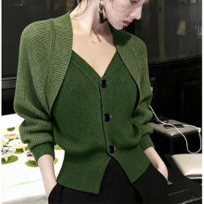 批发小个子假两件掐腰绿色针织开衫女<b class='q'>秋</b>冬设计感别致超好看气质上衣潮