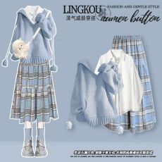 批发<b class='q'>大码</b>秋季洋气套装女红色连帽针织上衣打底衫搭配格子半身裙三件套