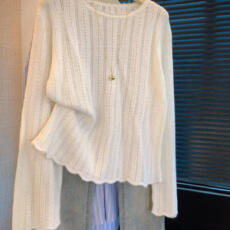 批发设计感法式极简钉珠镂空针织衫女秋季温柔风新款显瘦百搭长袖上衣