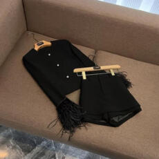 批发羽毛西装<b class='q'>外套</b>裙裤两件套秋冬新款法式气质复古小香风上衣显瘦短裤