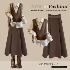 批发<b class='q'>大码</b>秋季洋气套装女减龄设计感马甲条纹衬衫搭配复古半身裙三件套