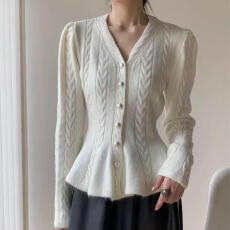 批发<b class='q'>大码</b><b class='q'>女装</b>韩系温柔风V领针织开衫秋冬季胖MM修身显瘦内搭打底毛衣