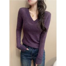批发秋冬新款韩系<b class='q'>时尚</b>修身显瘦V领针织毛衣<b class='q'>大码</b>胖MM软糯内搭打底上衣