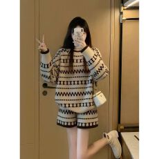 批发韩系休闲套装女士2025秋季新款慵懒风卡其色印花上衣短裤两件套装