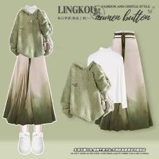 批发<b class='q'>大码</b>秋季绝美套装女小众连帽卫衣打底衫搭配显瘦国风马面裙三件套