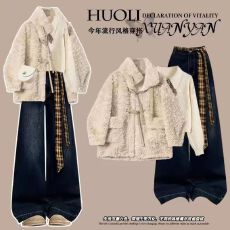 批发秋冬穿搭一整套女<b class='q'>韩版</b>宽松加厚羊羔毛外套学院风毛衣<b class='q'>牛仔裤</b>三件套