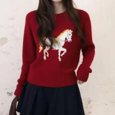 批发红色印花毛衣2026马年本命年衣服女秋<b class='q'>冬</b>慵懒高级感小香风针织上衣
