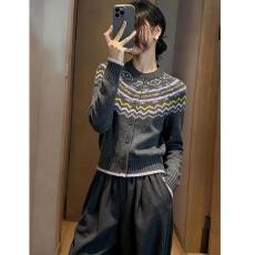 批发法式复古风撞色V领长袖针织衫女冬季新款高级感收腰显瘦套头上衣