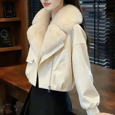 批发小个子今年流行爆款米白色短款棉服女<b class='q'>冬</b>季新款毛毛巨好看显瘦外套