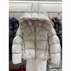 批发连帽短款2025新款<b class='q'>冬</b>季独特超好看今年流行爆款小个子加厚棉服外套