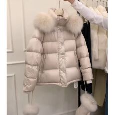 批发毛领连帽<b class='q'>短款</b>设计感2025新款冬季超好看流行爆款小个加厚棉服外套