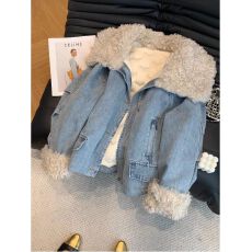 批发秋冬季新款高端设计感<b class='q'>牛仔</b>翻领女<b class='q'>外套</b>加厚百搭保暖设计感<b class='q'>外套</b>上衣