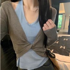 批发复古撞色拼接挂脖假两件针织衫女早秋季韩系穿搭修身显瘦长袖上衣