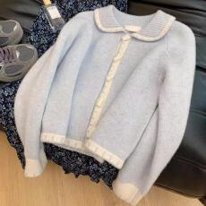 批发温柔风蓝色牛角扣针织开衫<b class='q'>女装</b>秋冬季2025穿搭新款<b class='q'>超</b>好看小众毛衣