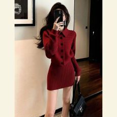 批发新年战袍红色针织毛衣连衣裙子女款<b class='q'>春</b>季2026新款内搭包臀短裙套装
