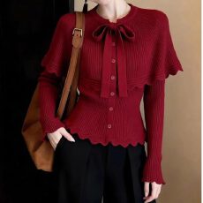批发红色蝴蝶结毛衣长袖斗篷披肩<b class='q'>通勤</b>百搭小众上衣2026气质新款时尚女