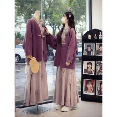 批发2025春季洋气套装女减龄温柔风针织<b class='q'>开衫</b>上衣搭配花朵半身裙三件套