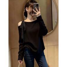 批发早<b class='q'>秋</b>季韩系穿搭绝美黑色斜肩针织打底衫设计感小众独特超好看上衣