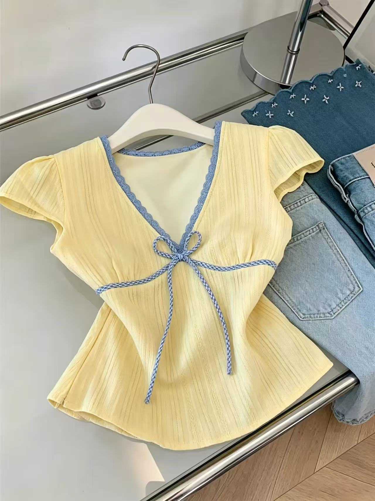 순수한 욕망 바람 배색 V넥 반팔 티셔츠 여성 여름 새로운 달콤함 공주 레이스 레이스 나비 넥타이 맨위