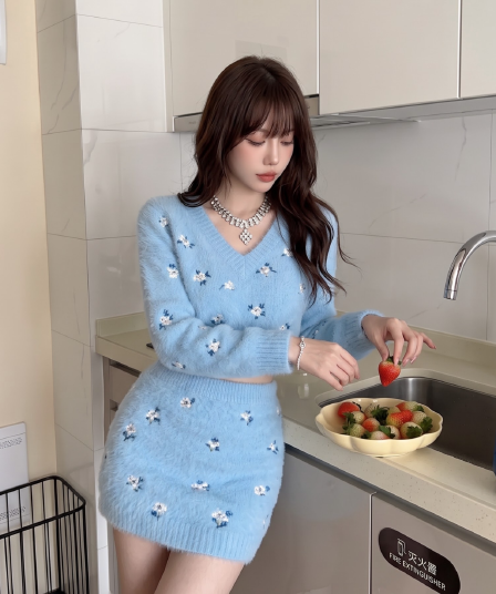 프랑스식 작은 샤넬 스타일 V넥 니트 세트 여성 가을 파란색 작은 키 빛 럭셔리 품격 슬림해 보이는 타이트 스커트 투피스 세트