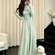 批发<b class='q'>大码</b>秋季高级感套装女减龄修身长袖上衣搭配高腰超好看裙裤两件套