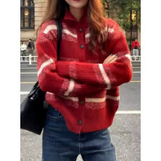 批发大码氛围感红色条纹毛衣<b class='q'>外套女</b>秋季新款宽松气质显瘦针织开衫上衣