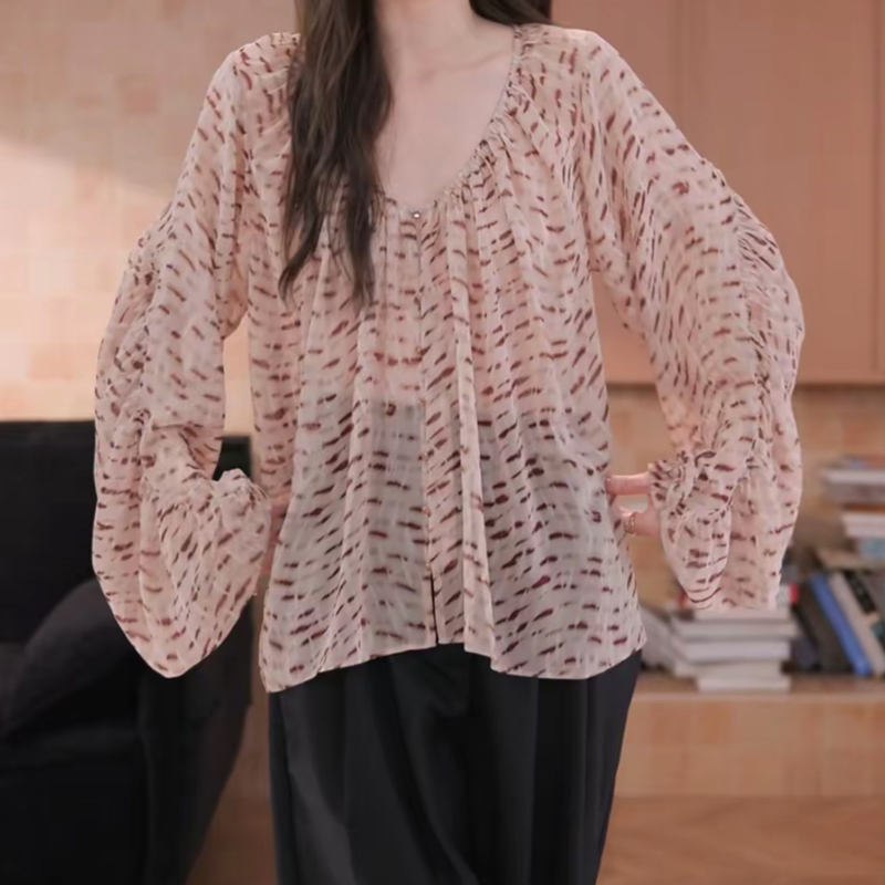 레트로 빅 사이즈 V넥 레오파드 무늬 쉬폰 여성 셔츠 2026 새로운 쇼트 스타일 벌룬 소매 셔츠 얇은 스타일 자외선 차단 맨위