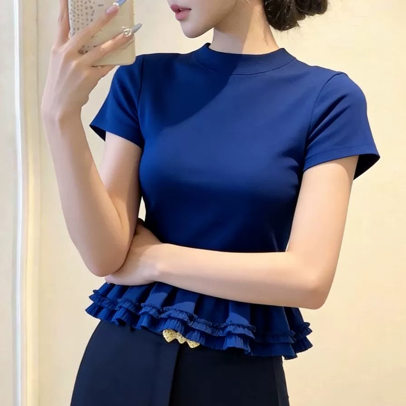 파란색 라운드 넥 레이스 디자인 반팔 맨위 2026 여름 새로운 여성 의류 품격 연령 감소 다용도 슬림해 보이는 티셔츠