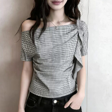 批发欧货高端定制别致格纹大码上衣<b class='q'>女</b>2026夏季新款小众百搭设计感短袖