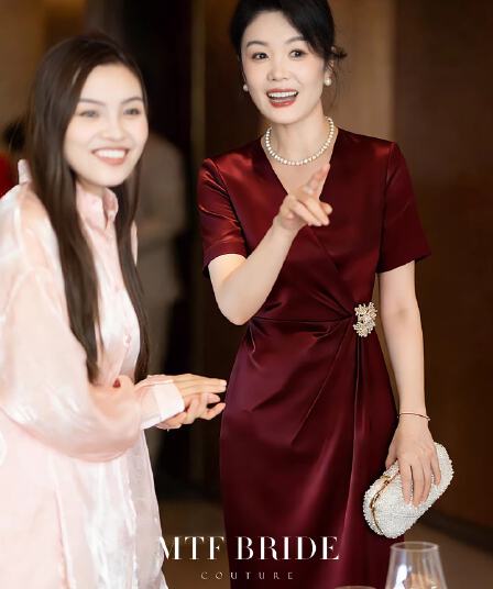 엄마 결혼 연회 예복 와인 레드 새틴 V넥 허리 수축 드레스 고귀한 안녕하세요. 시어머니 연회