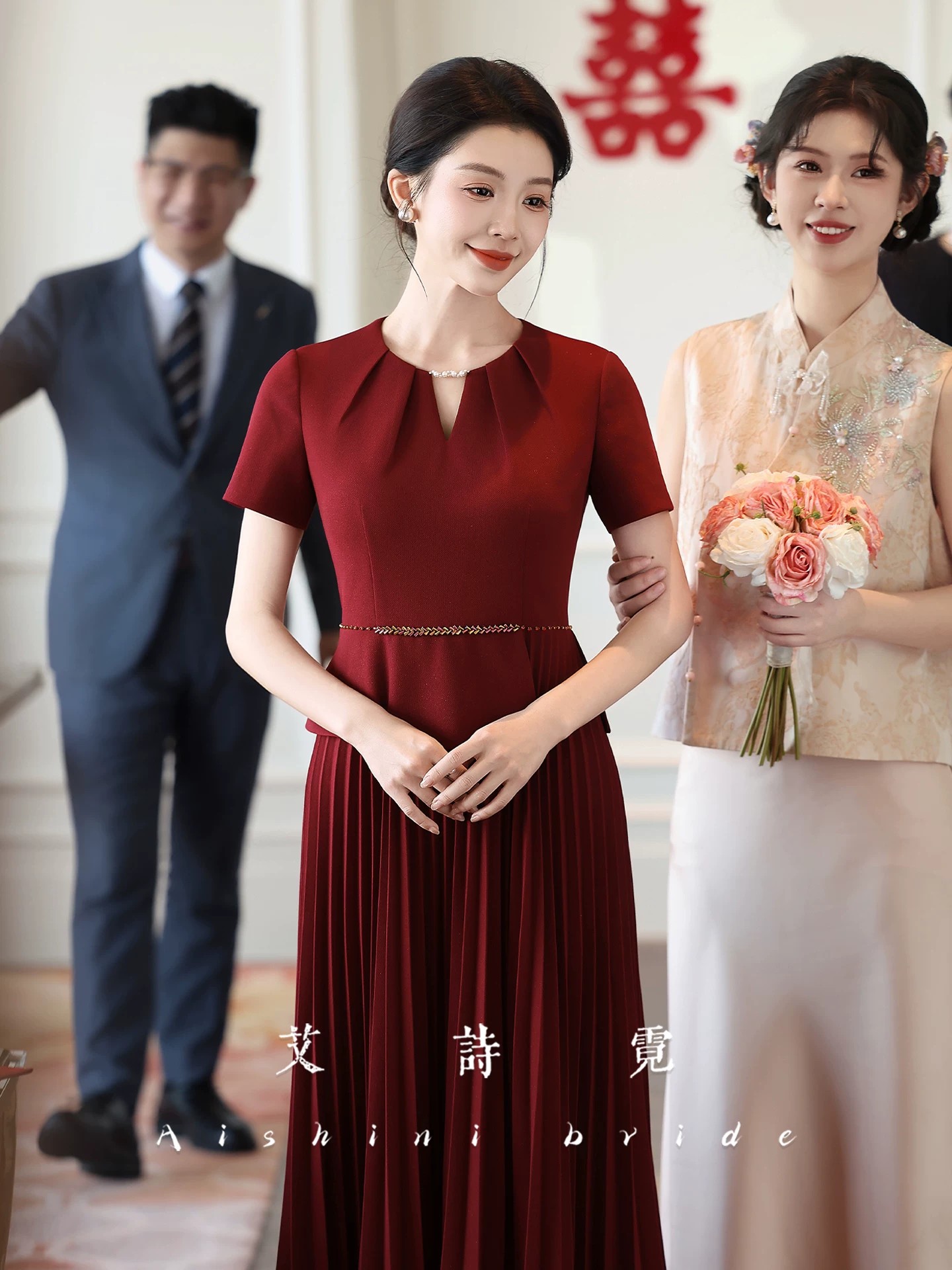 안녕하세요. 시어머니 결혼 연회 고급 비싼 가스 예복 2026 새로운 슬림해 보이는 빛 럭셔리 드레스