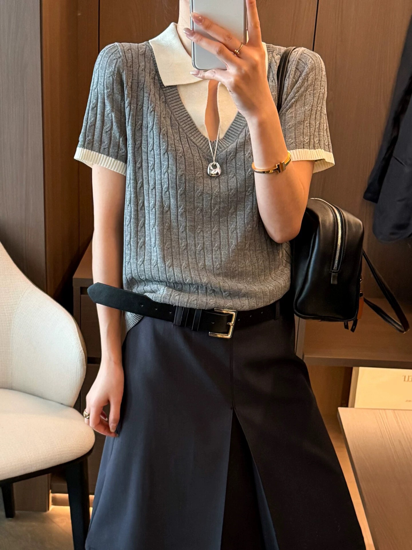 페이크 레이어드 마 무늬 얼음 실크 니트 스웨터 여성 유럽 역 2026 봄 드레스 새로운 유럽 상품 여성 의류 만나는 작은 셔츠 트렌디