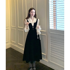 批发桃可了 <b class='q'>黑白</b>画境 刺绣重工翻领白色衬衣女+背带丝绒<b class='q'>连衣裙</b>套装秋