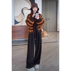 批发秋冬新款复古慵懒风<b class='q'>条纹</b>V领<b class='q'>开衫</b>针织毛衣